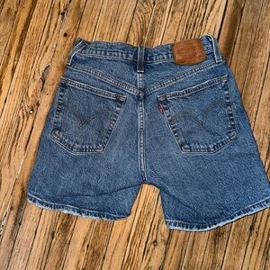 Levi 501s size 24 w